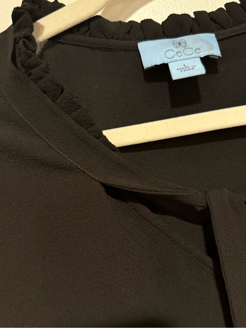 CECE Ruffle Tie Neck - Picture 4 of 6